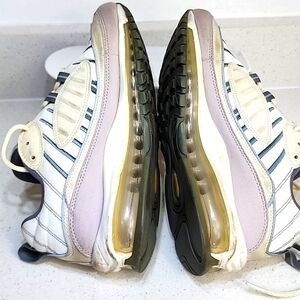 Nike Air Max Size 9 Women's